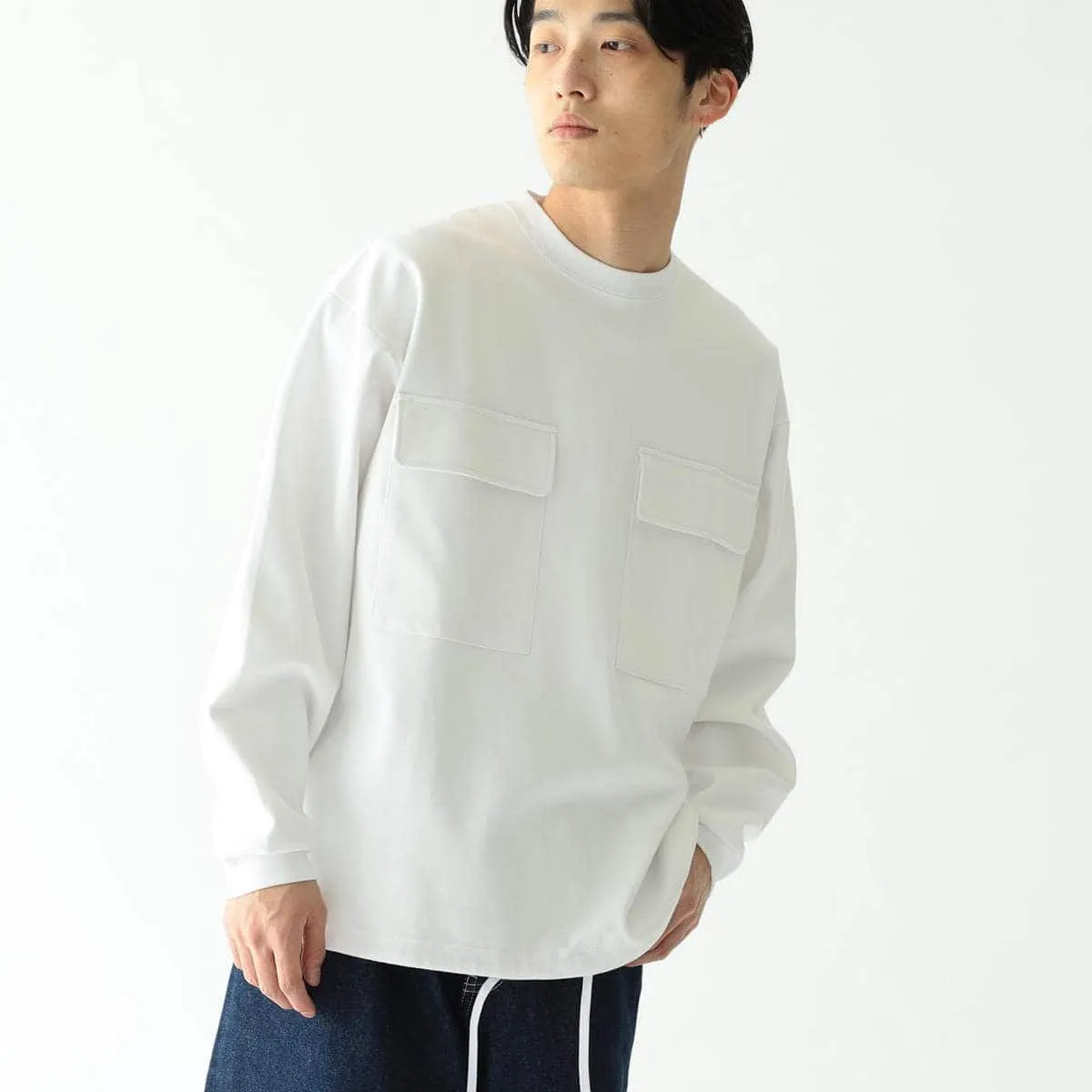 BEAMS Two Pocket Sweater White