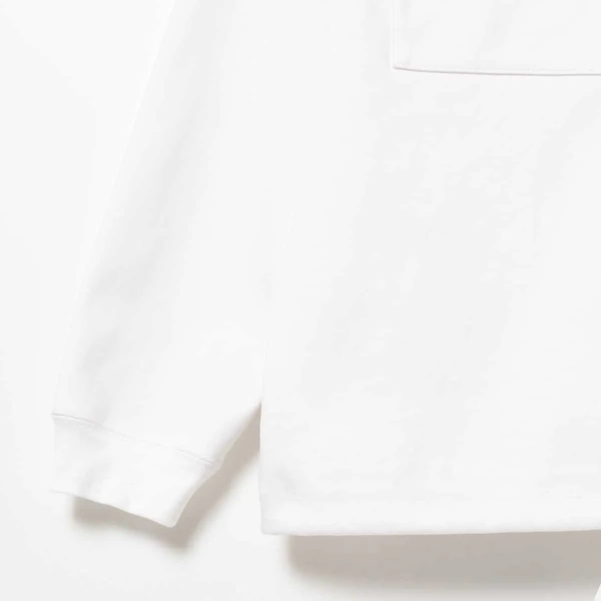 BEAMS Two Pocket Sweater White