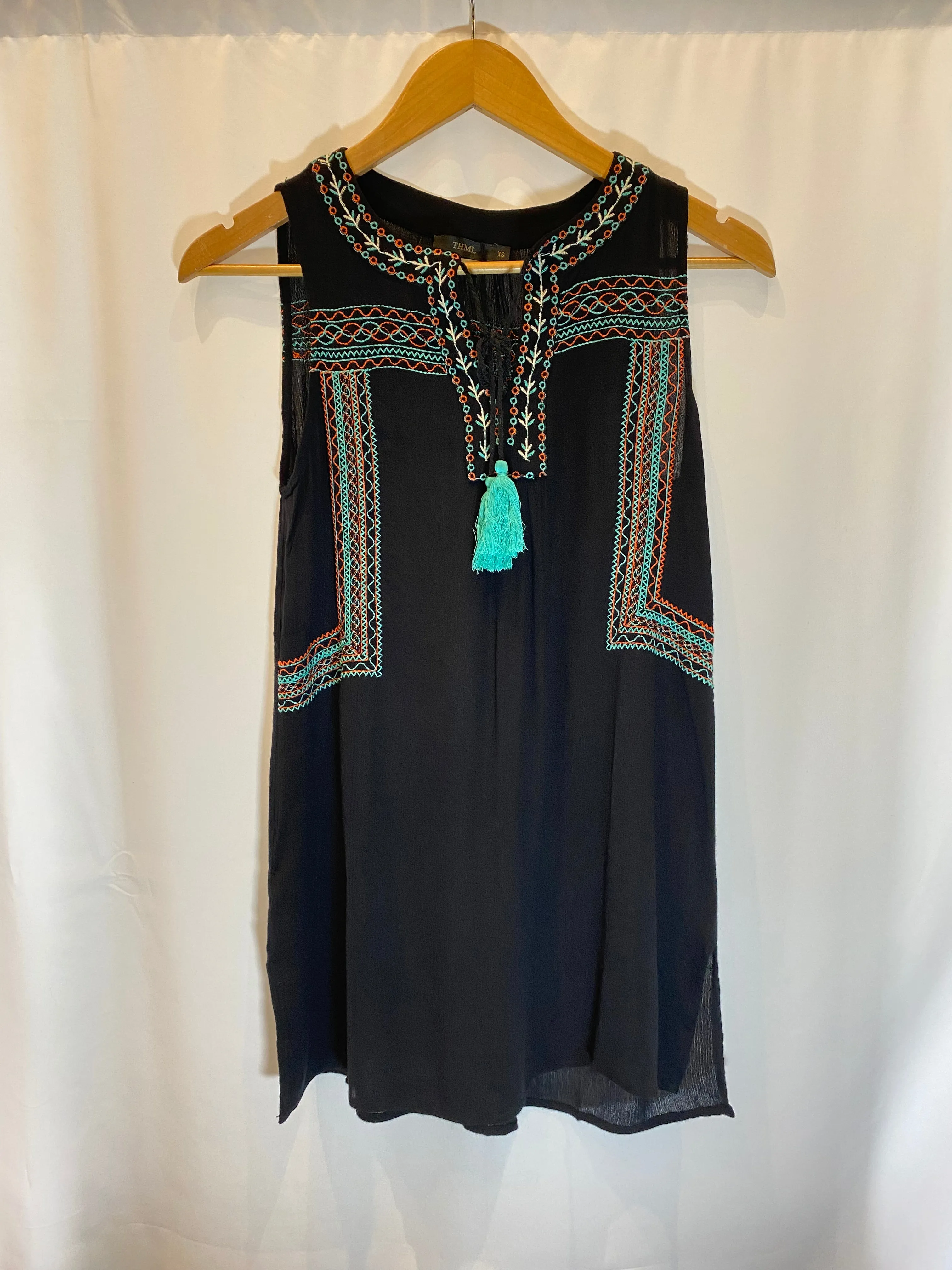 EMBROIDERED SLEEVELESS TUNIC WITH TASSEL TIES